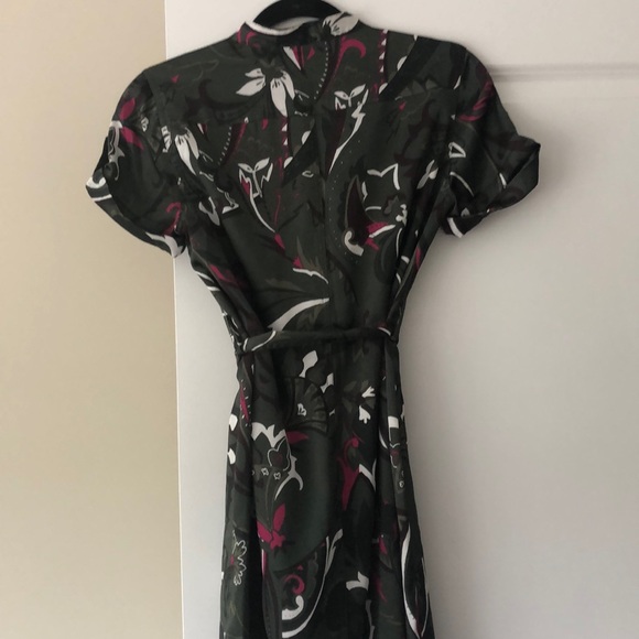 Dress - Picture 5 of 6